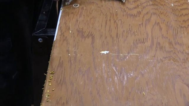 Removing Paint off Cabinet doors with Heat gun. Fast and easy! смотреть онлайн