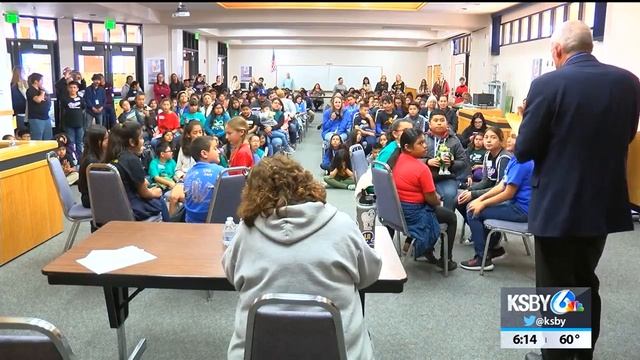 Santa Maria students test their knowledge in 'Battle of the Books' смотреть онлайн
