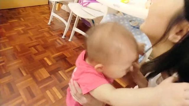 Tara can walk now!!! 1 year old in 10 days смотреть онлайн