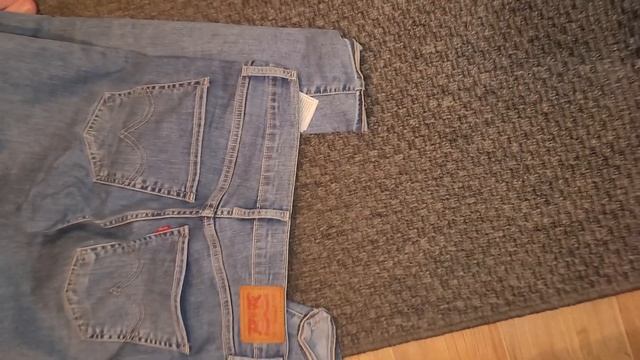 Женский гардероб выставили в пакете на выброс в Санкт-Петербурге смотреть онлайн