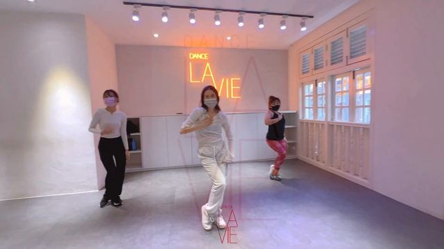 Levitating-choreography By Bei