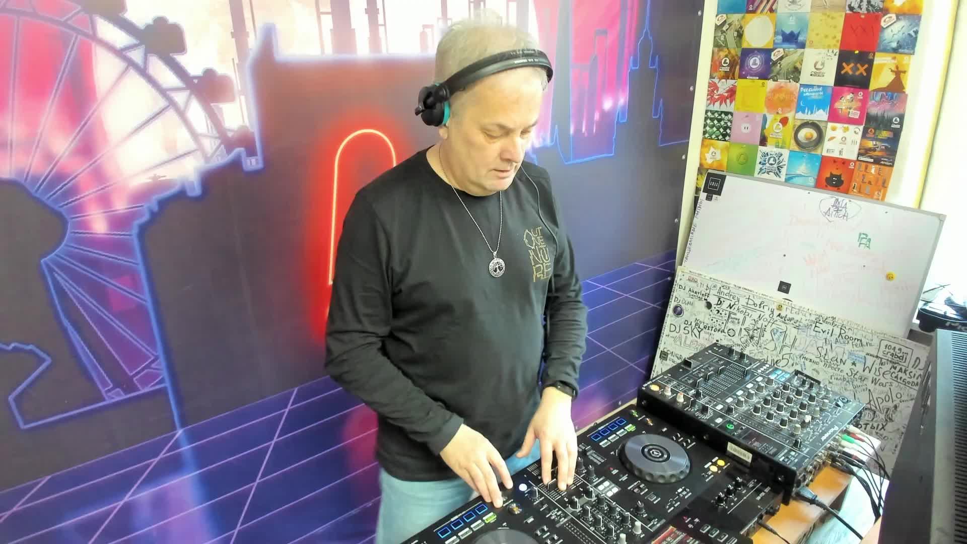 Живые игры 24.03.25 смотреть онлайн