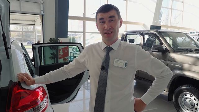 ЛАДА XRAY Cross.Что поместится в багажное отделение иксрея и как сложить сидения? смотреть онлайн