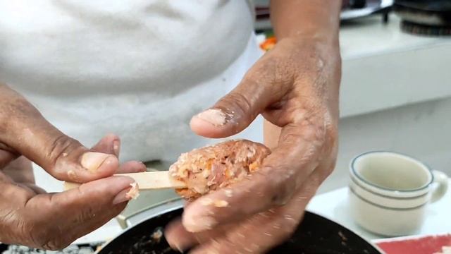 12 DISHES OF CHRISTMAS//#05 GROUND PORK ON POPSICLE STICK смотреть онлайн