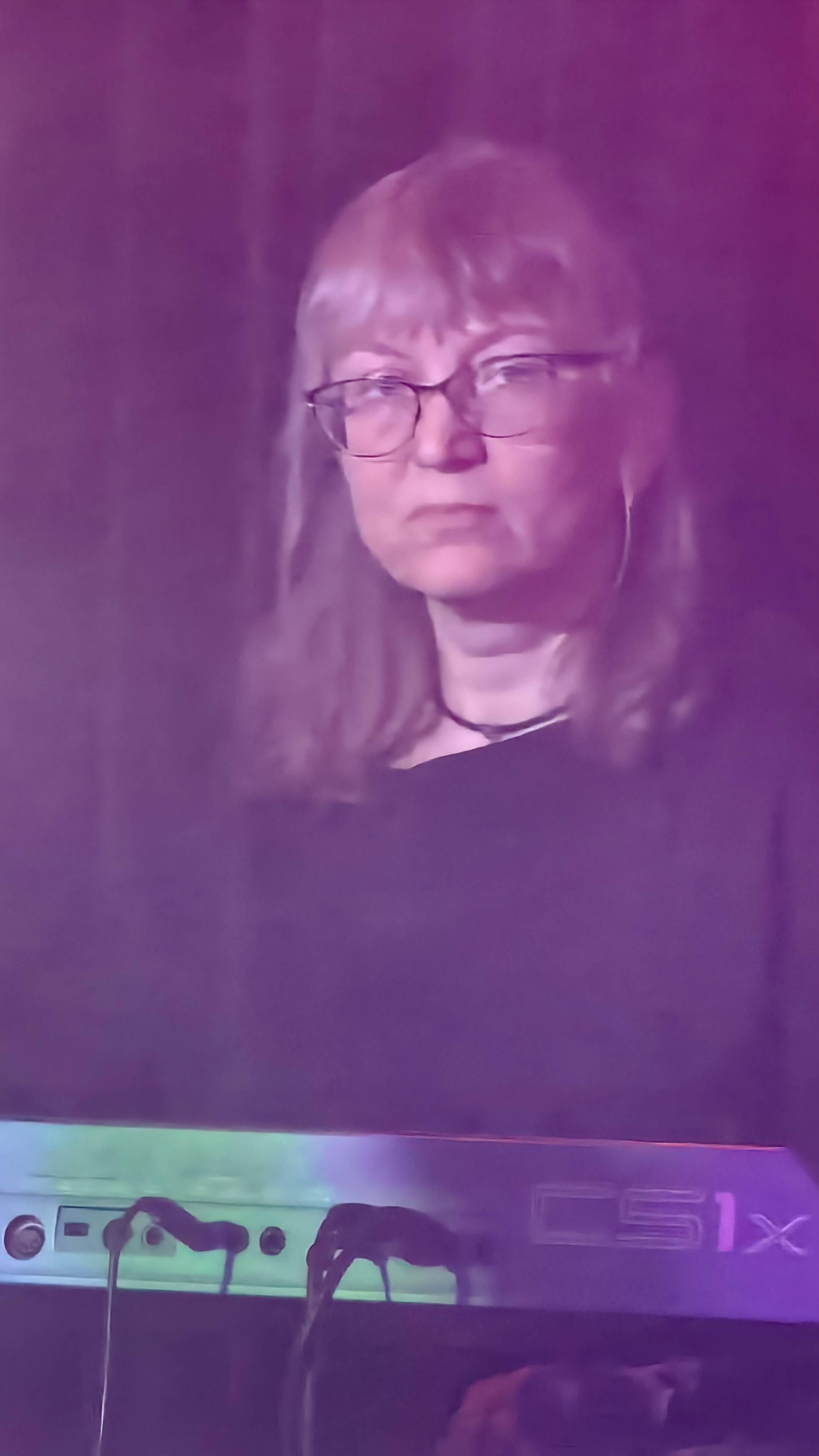 03 Hole in the sky-1