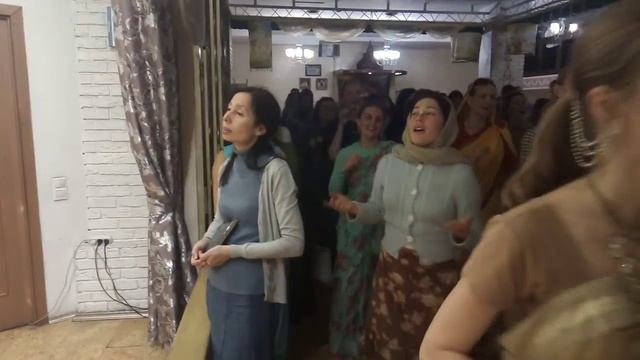Гаура-арати в храме Шри Шри Даял-Нитай Шачисута в Москве. 24 октября 2021 г. смотреть онлайн
