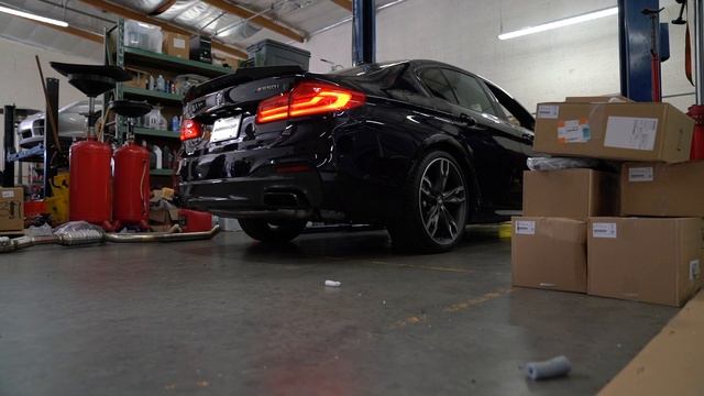 BMW G30 M550i with Remus Midpipe смотреть онлайн