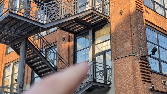 Лестница наружная на одной колонне смотреть онлайн