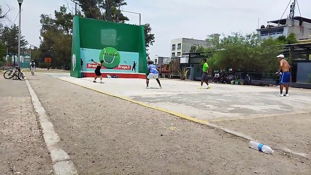 Golden Boy y Pipiolo V.S Pistachon y Brandon смотреть онлайн