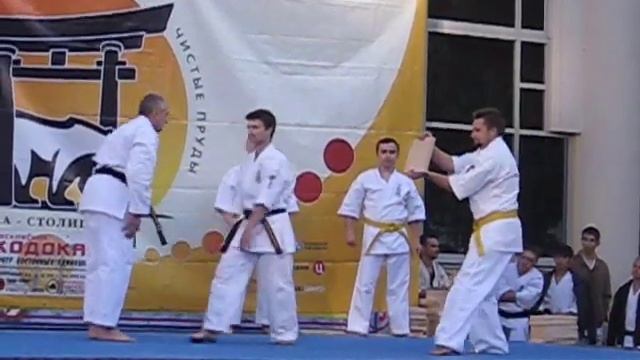 Uechi-ryu Karate-do TAMESHIWARI.wmv смотреть онлайн