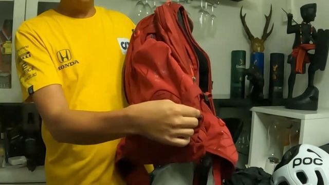 Hydrationbag-Evoc Ride 16 vs Camelback Kudo10 vs Osprey Raptor vs Dakine 18L смотреть онлайн