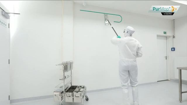 Уборка чистого помещения с помощью системы EGRO компании HYDROFLEX