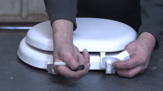 Tools & Home Maintenance : How to Remove Toilet Seats смотреть онлайн