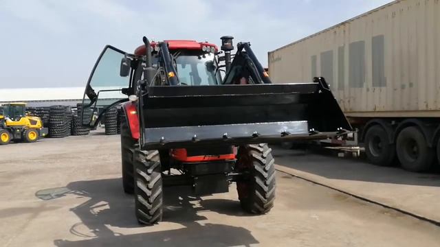 SD1304 Tractor with loader (130hp, six cylinder engine) смотреть онлайн