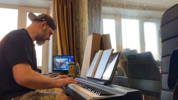 “Taking a chance on love”. 🎹