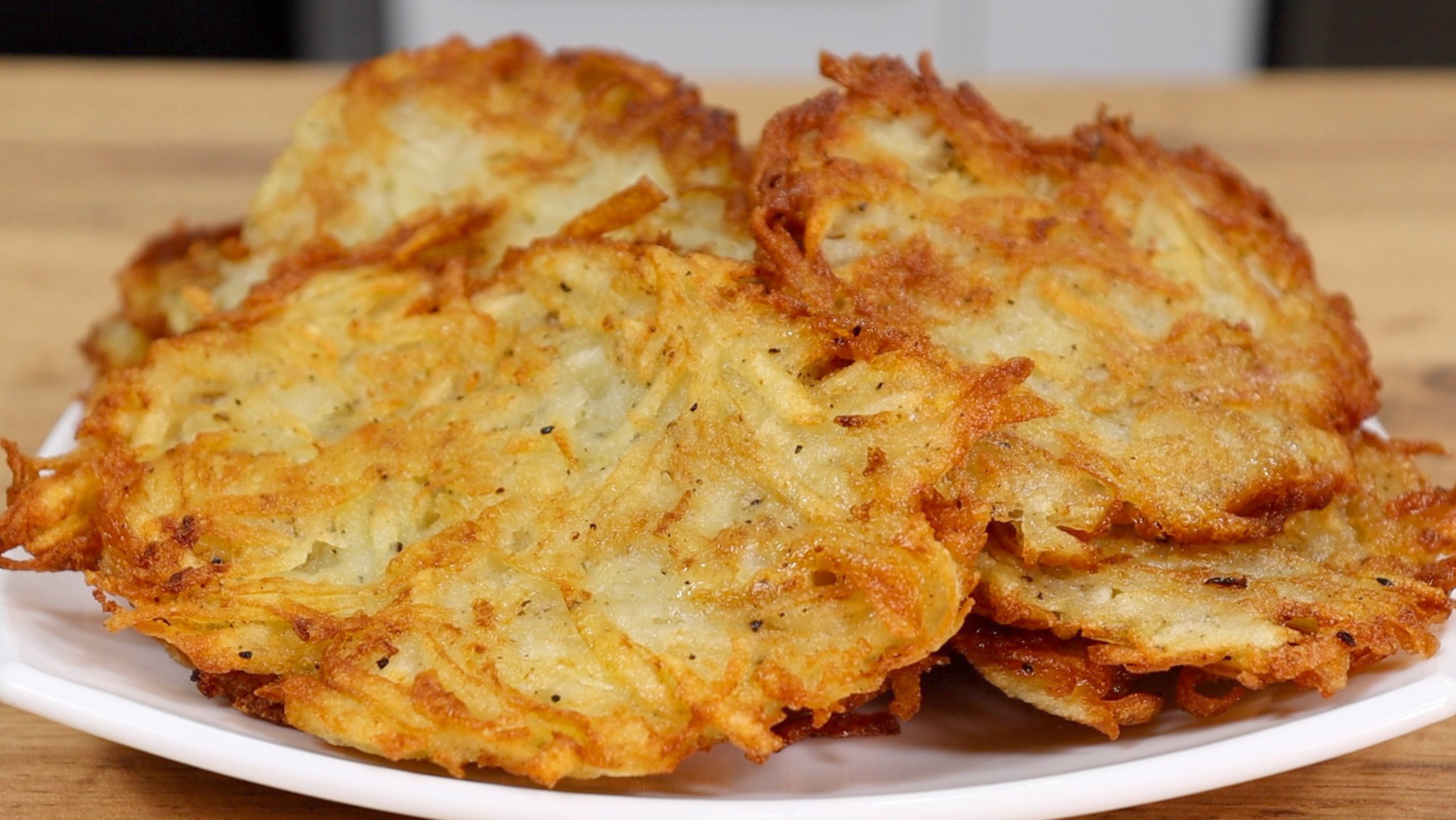 Самые вкусные ДРАНИКИ из картошки (деруны)! Все СЕКРЕТЫ приготовления | Это просто смотреть онлайн