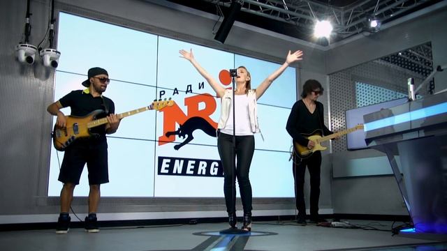Lena Katina (t.A.T.u.) - "Nas Ne Dogoniat" Live @ NRJ Radio смотреть онлайн