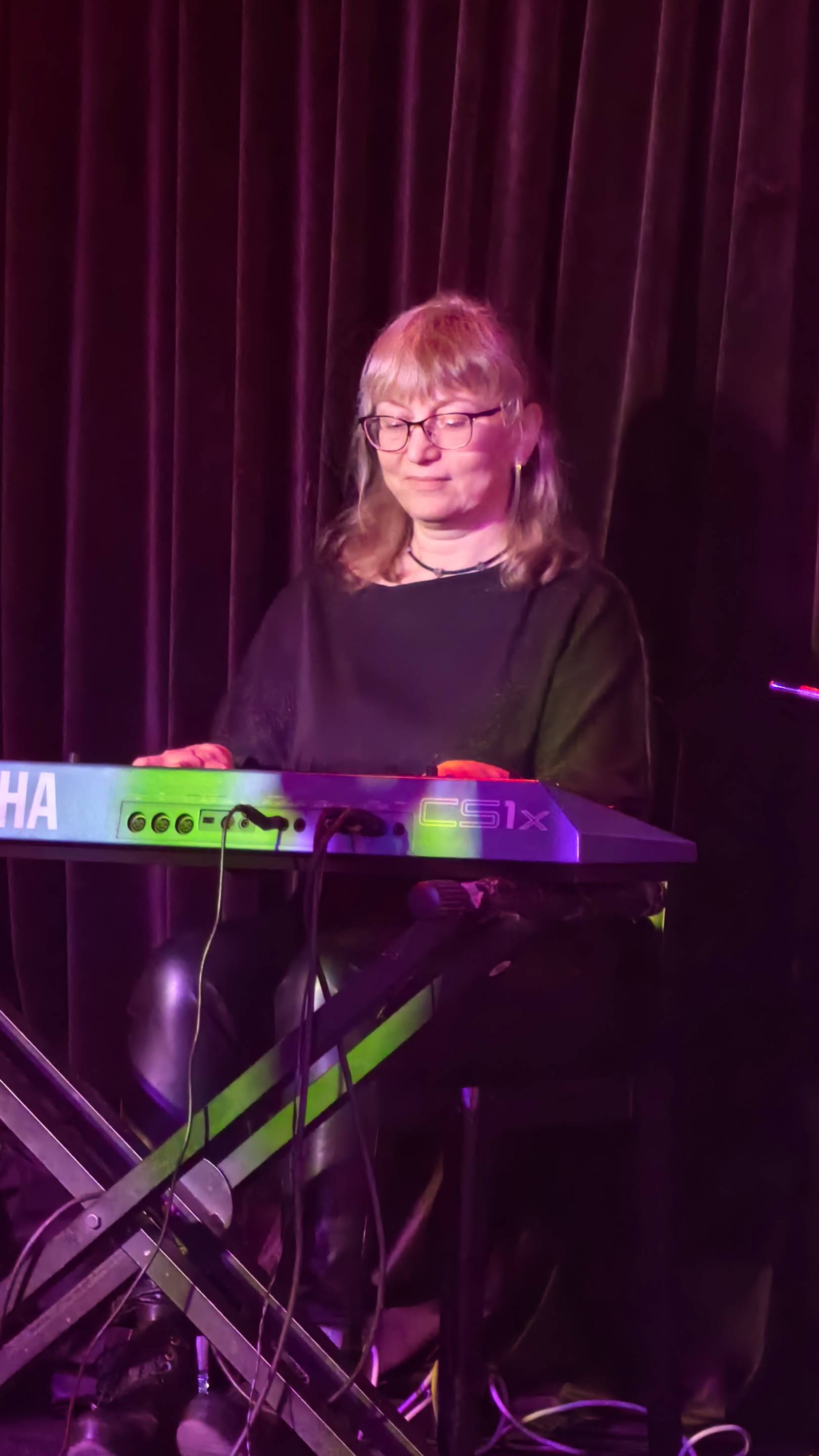 18 Bark at the moon -2