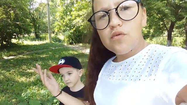 Кидаем бумеранг с сестренкой;) смотреть онлайн