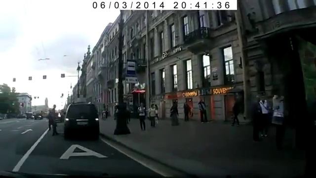 Неудачная парковка автобуса на остановке смотреть онлайн