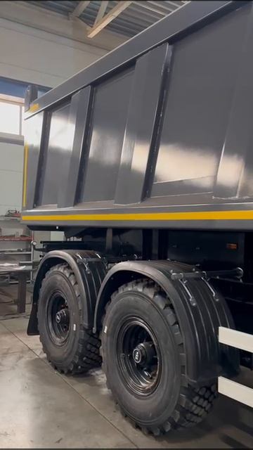 Самосвальный кузов под седельный тягач с КМУ смотреть онлайн