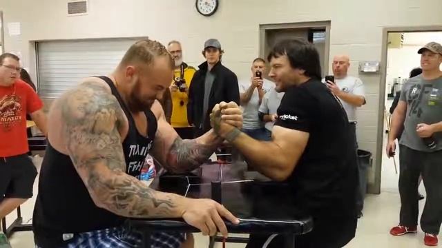 Девон Ларрат vs Хафтор Бьернссон смотреть онлайн
