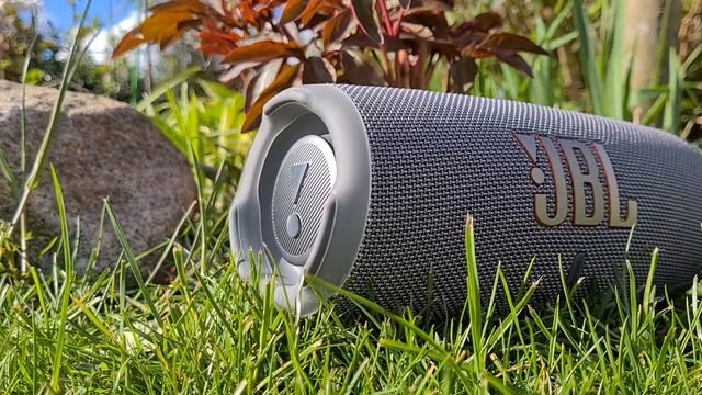 Jbl charge 5 bass test (outside) смотреть онлайн