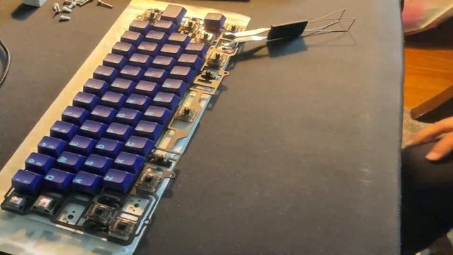 A CLACKMONSTER! Geonworks Frog Mini w/ L&F Alpaca Switches смотреть онлайн