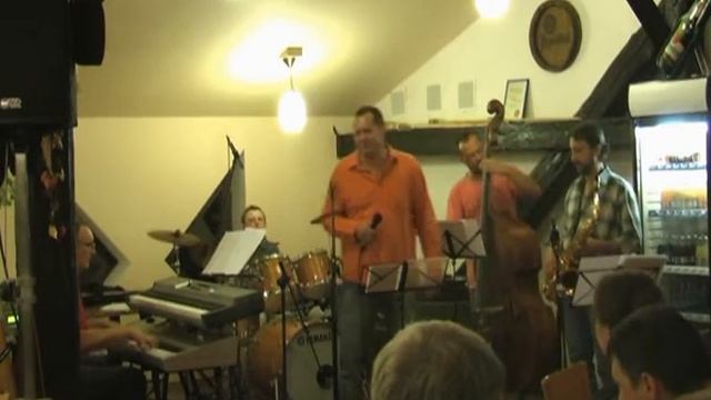 Zbyněk Terner - I'm Walking смотреть онлайн