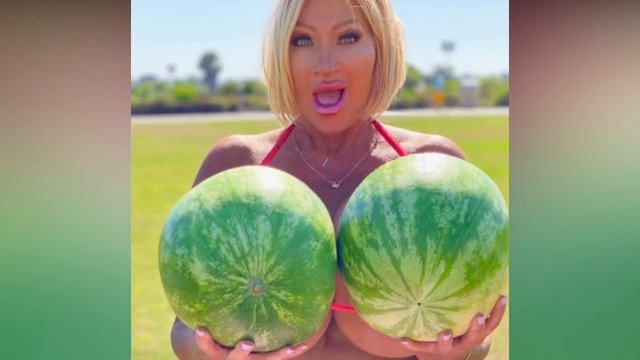 Best Plus Size Fashion Model Allegra Cole Lifestyle, Age,Bio,Wiki, Curvy Model Allegra Cole Outfit