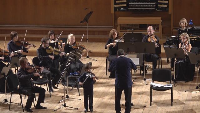 Франц Шуберт - Пчелка. Лука Моромов 7лет - скрипка смотреть онлайн