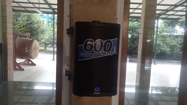 TURBOSOUND MILAN M10 Loudspeaker Overview смотреть онлайн