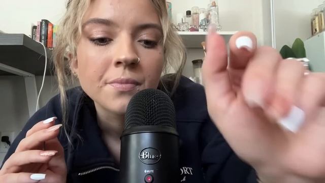 ASMR| Spit Painting, Chewing & Spitty Finger Licks & Hand Movements/Tapping