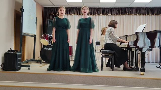 Дуэт: Булатникова Влада и Ашенбренер Ксения. ДШИ им С.С.Прокофьева, г. Пионерский