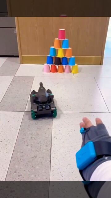 Remote control Tank with Sensor - RC tank with sensor - playmaster toys смотреть онлайн