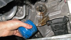 Эксперт раскрыл основные причины поломки масляного фильтра и как этого избежать