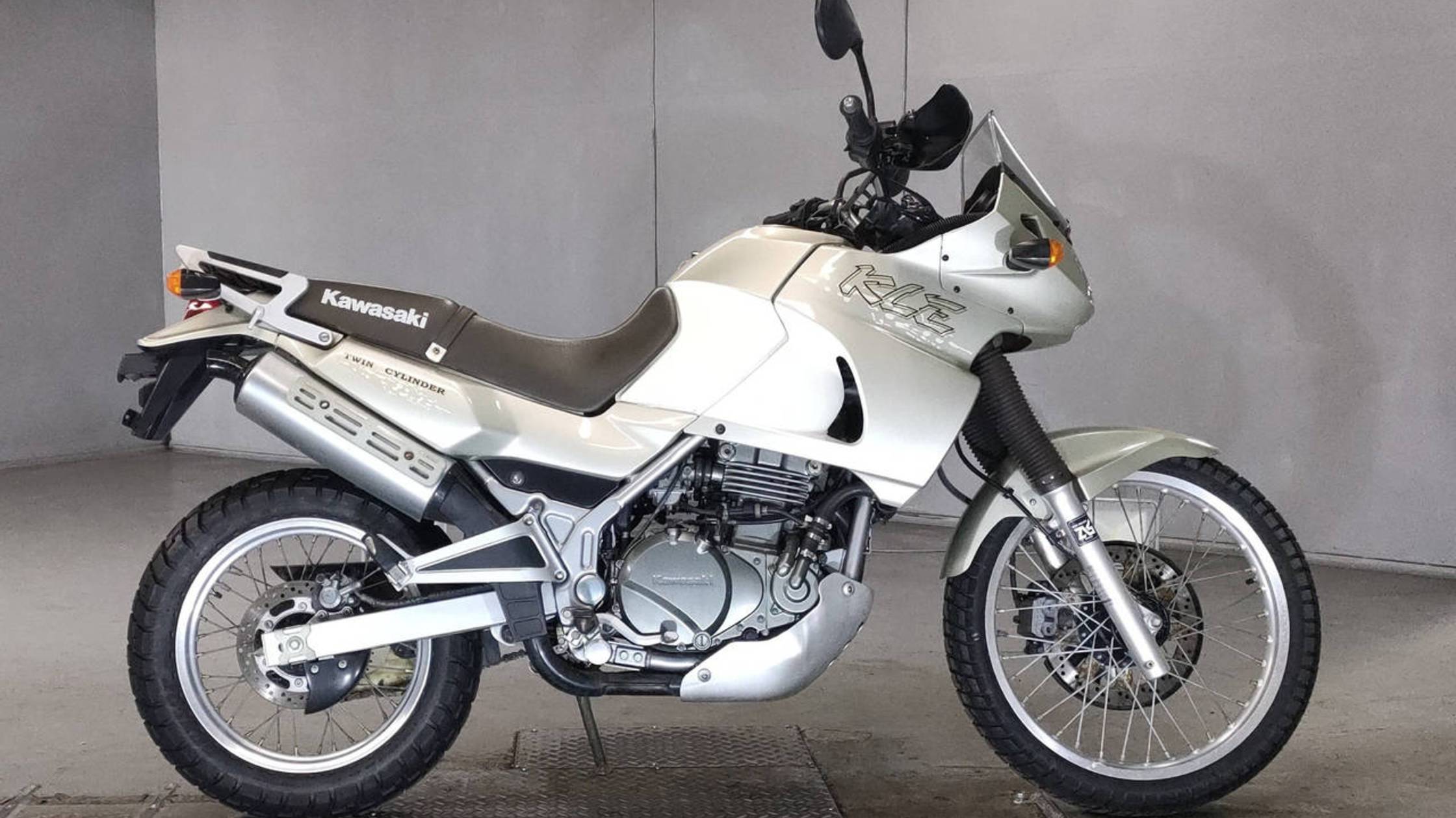 Kawasaki KLE400 - LE400A-013514 смотреть онлайн