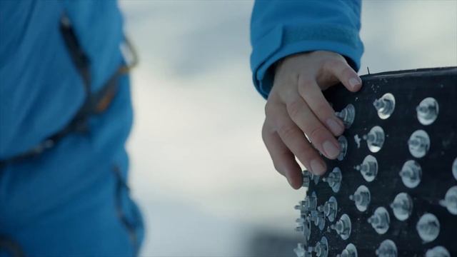 Демонстратор технологии Audi E-tron на легендарной съемке Streif смотреть онлайн