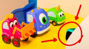 Тайна пропавших ЧАСОВ ️⌚️Машинки раскрывают секрет! Мультики Машинки Мокас для детей