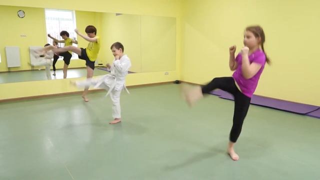 АРАШІ КАРАТЕ В СПОРТКЛУБІ ФЕРОМОН смотреть онлайн