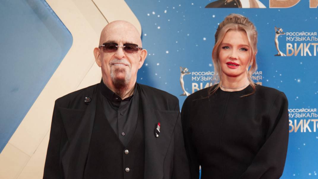 Михаил Шуфутинский женился в третий раз: какой подарок приобрел по случаю певец смотреть онлайн