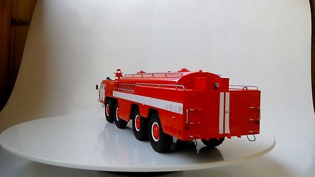 Слегка переделанный пожарный МАЗ-7310 1:43 (Элекон) смотреть онлайн