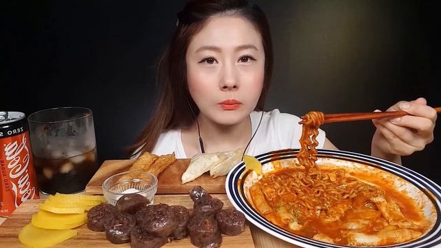 신참떡볶이 먹방🍝치즈라볶이 순대 먹방 리얼사운드 먹방 ASMR MUKBANG KOREAN food 떡볶이 asmr Spicy tteokbokki mukbang 신참 떡볶이 смотреть онлайн