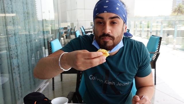 BREAKFAST at a 5 STAR hotel in ABU DHABI | Conrad Abu Dhabi Etihad Towers Hotel смотреть онлайн