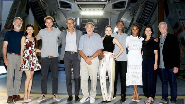 INDEPENDENCE DAY: RESURGENCE Review (Spoiler Free) смотреть онлайн