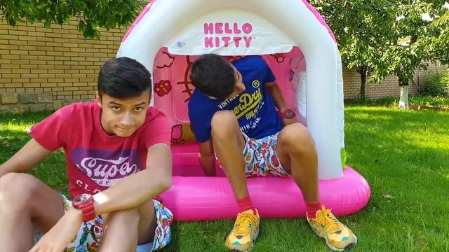 Alena and Pasha play with Magic playhouse смотреть онлайн