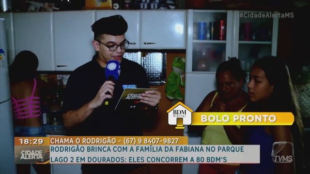 Rodrigão brinca com a familia de Fabiana no Parque Lago 2 em Dourados смотреть онлайн