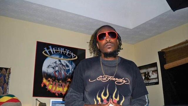 SICK A ROAD By GUCCI LONDON {WAR BASHMENT RIDDIM } NOV 2011.wmv смотреть онлайн