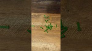 Дюбель для плинтуса