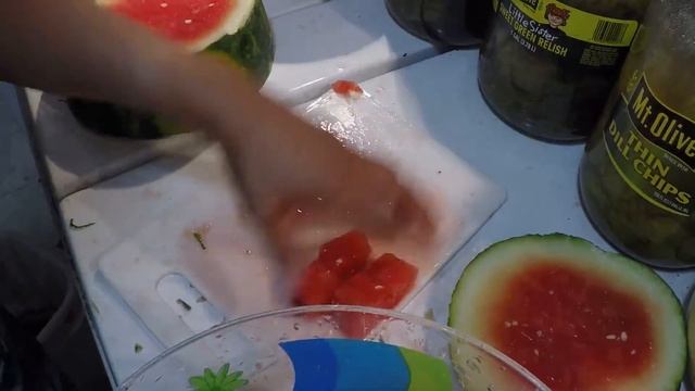 Cutting Up Watermelon Pittsburgh Style смотреть онлайн